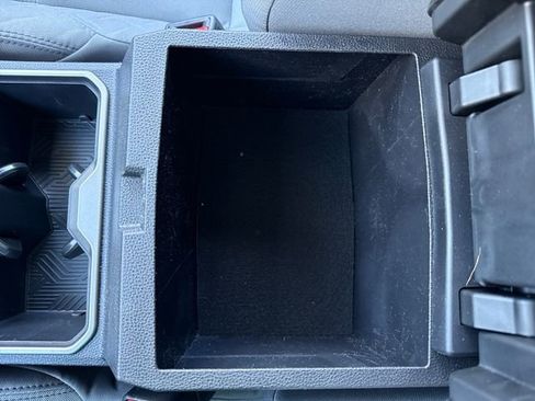 Used 2025 Toyota Tacoma SR5 AWD/4WD image 29
