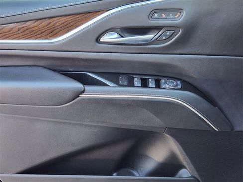 Used 2023 Cadillac Escalade Sport Platinum w/ LPO, ONYX Package image 18