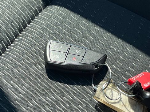Used 2025 Chevrolet Equinox LT FWD image 25