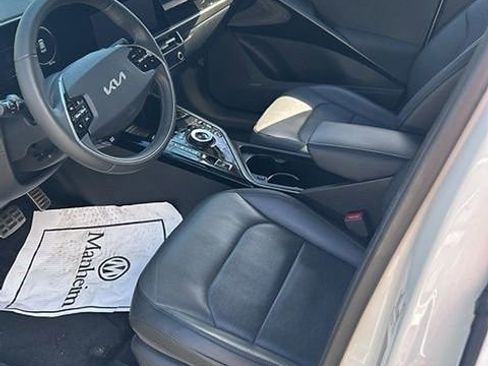 Certified 2023 Kia Niro Wave w/ Wave Preserve Package image 15