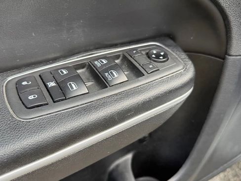 Used 2020 Dodge Charger SXT w/ Leather Interior Group image 21