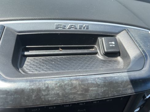 Used 2019 RAM 1500 Big Horn AWD/4WD image 27