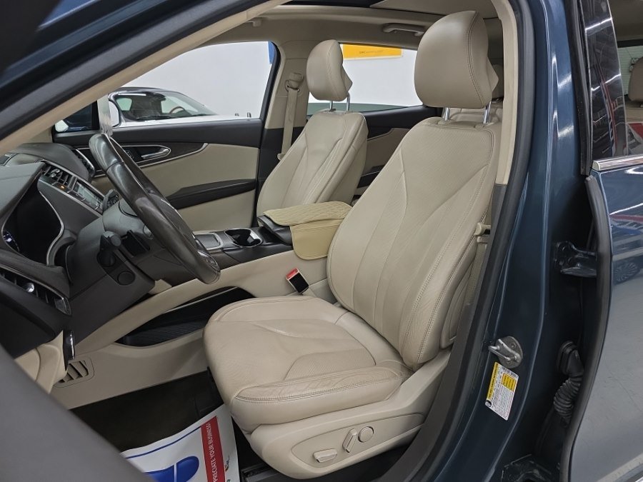 Used 2016 Lincoln MKX Reserve w/ Climate Package AWD/4WD image 7