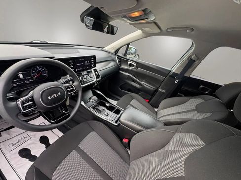 Used 2022 Kia Sorento LX FWD image 11