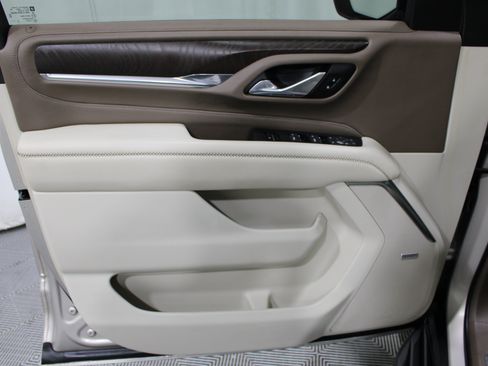Used 2023 GMC Yukon XL Denali RWD image 6