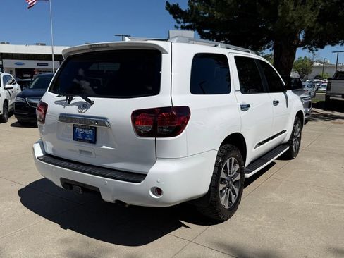 Used 2018 Toyota Sequoia Limited w/ Safety & Convenience Package AWD/4WD image 4
