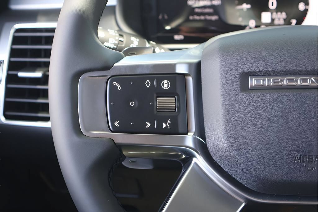 New 2026 Land Rover Discovery Dynamic SE AWD/4WD image 19