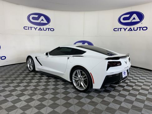 Used 2018 Chevrolet Corvette Stingray Coupe w/ 1LT RWD image 5