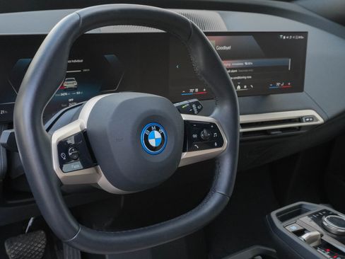 Certified 2024 BMW iX xDrive50 w/ Premium Package AWD/4WD image 8