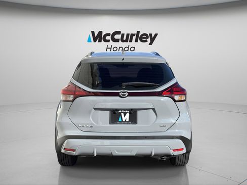 Used 2023 Nissan Kicks SR w/ SR Premium Package image 4