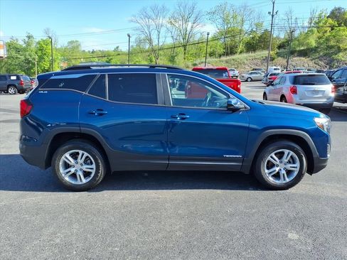 Used 2021 GMC Terrain SLE w/ Driver Convenience Package AWD/4WD image 9