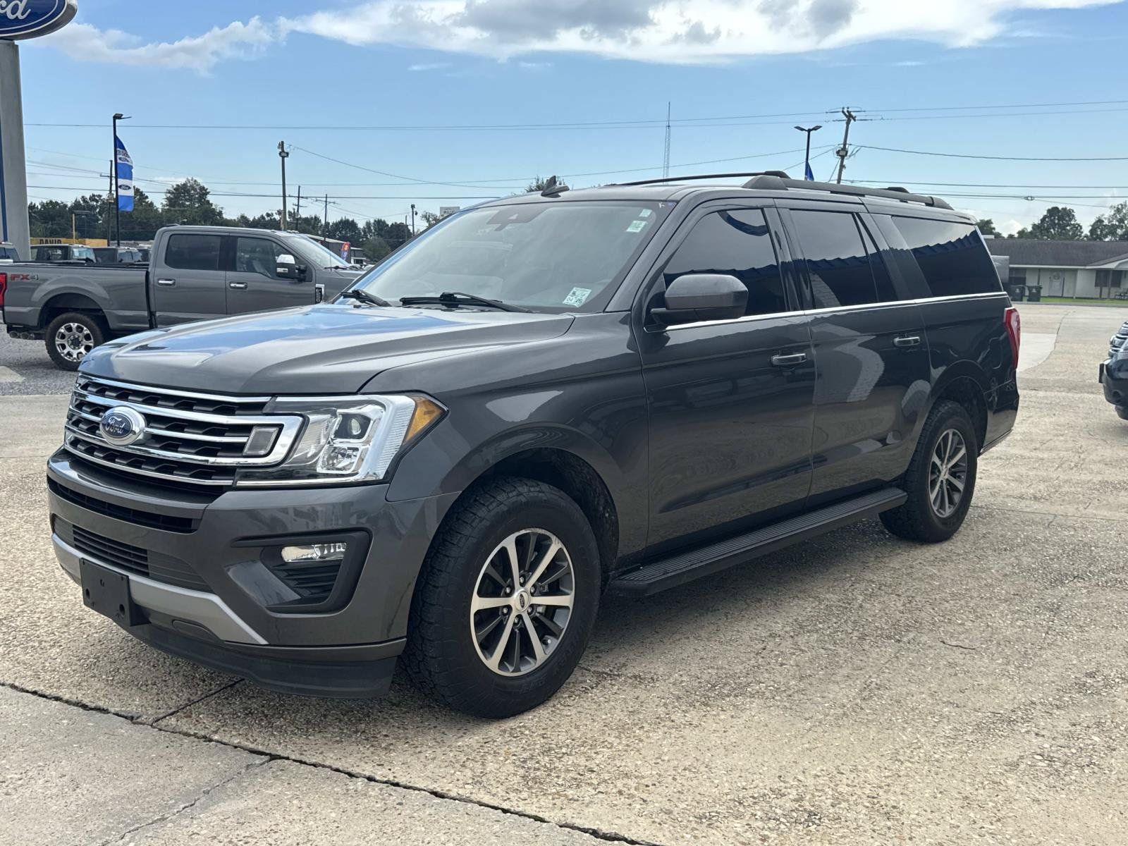 Used 2021 Ford Expedition Max XLT w/ Cargo Package RWD image 3