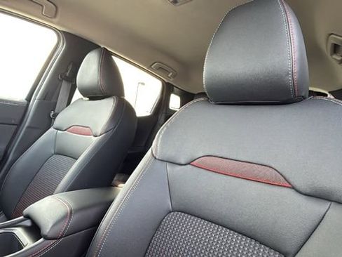 New 2026 Nissan Kicks SR AWD/4WD image 11