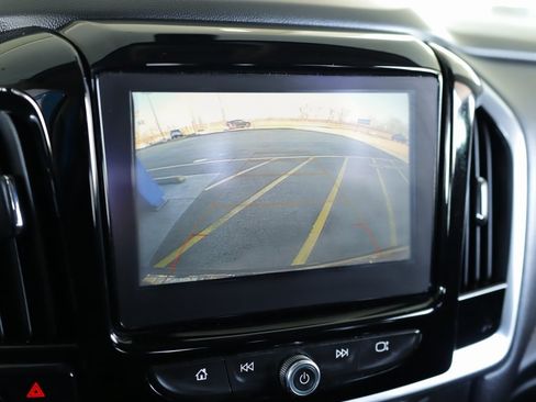 Used 2019 Chevrolet Traverse LT image 14