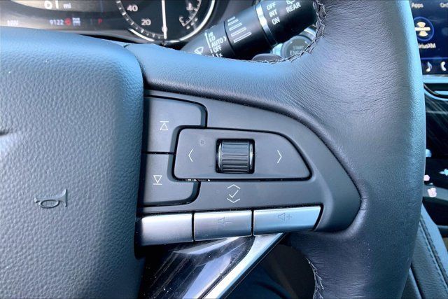 Used 2025 Cadillac XT6 Premium Luxury AWD/4WD image 19