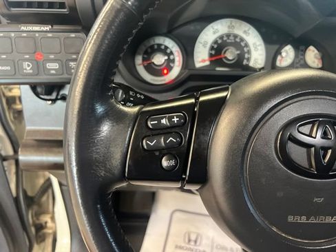 Used 2012 Toyota FJ Cruiser 4WD w/ Upgrade Pkg image 15