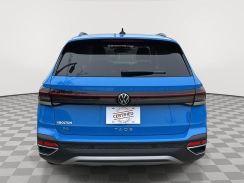 Certified 2025 Volkswagen Taos SE w/ Panoramic Sunroof Package image 4