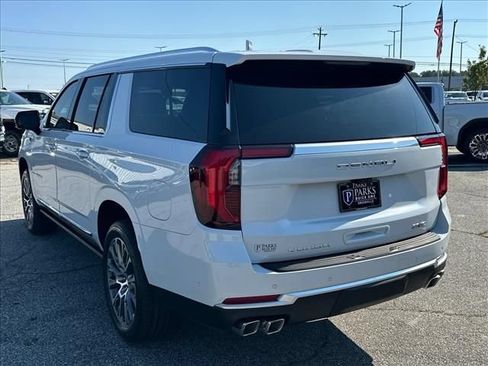 New 2026 GMC Yukon XL Denali w/ Denali Reserve Package AWD/4WD image 8