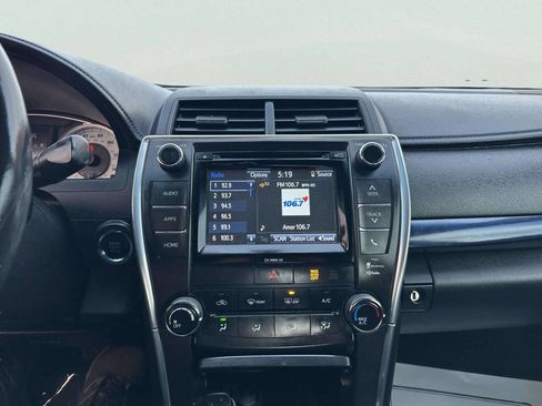 Used 2016 Toyota Camry SE image 29