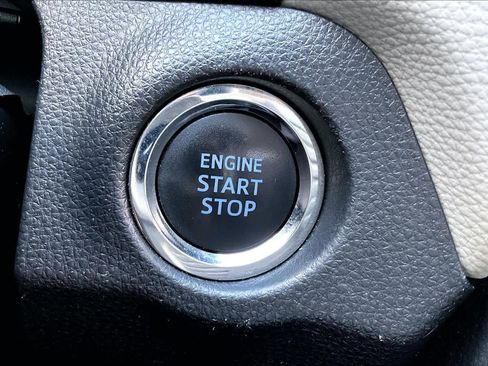 Used 2020 Toyota RAV4 XLE w/ XLE Grade Weather Package image 33