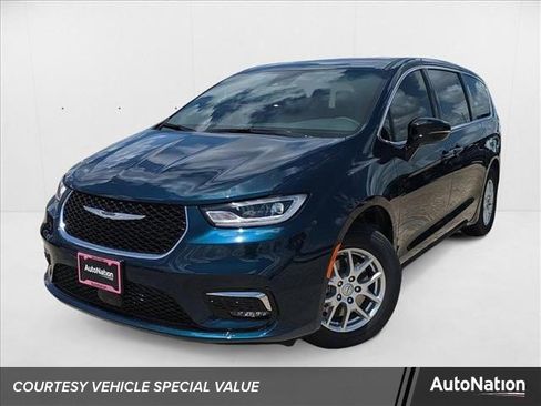 New 2025 Chrysler Pacifica Select image 1