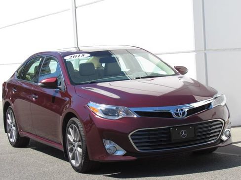 Used 2015 Toyota Avalon XLE Touring FWD image 2