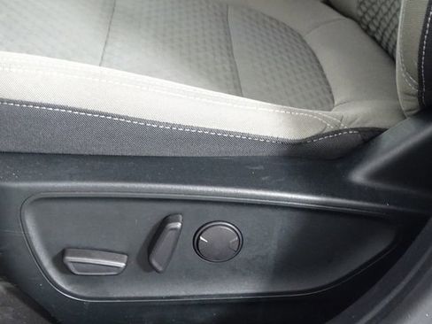 Used 2022 Ford Escape SE image 19