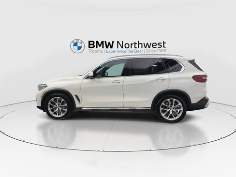 Used 2022 BMW X5 xDrive40i w/ Premium Package image 11
