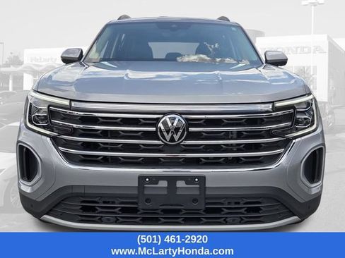 Used 2025 Volkswagen Atlas SE FWD image 8