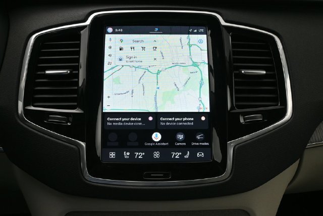 Used 2025 Volvo XC90 B6 Plus w/ Protection Package Premier AWD/4WD image 14
