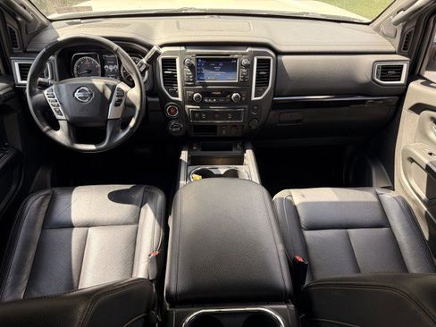 Used 2018 Nissan Titan SL w/ Midnight Edition image 21