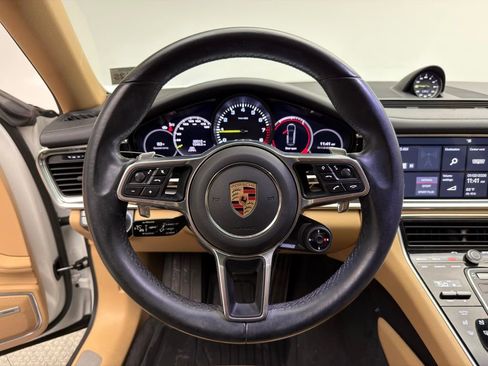 Used 2020 Porsche Panamera 4 image 12