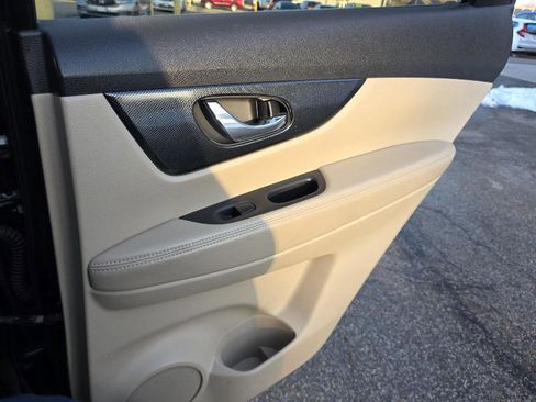 Used 2015 Nissan Rogue SL w/ SL Premium Package image 34