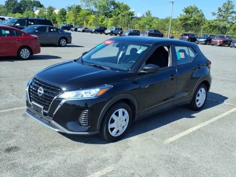 Used 2022 Nissan Kicks S FWD image 1