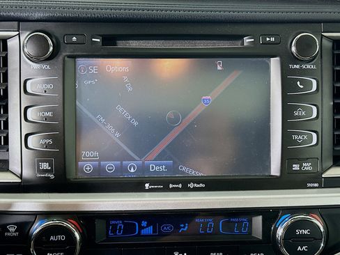 Used 2018 Toyota Highlander Limited FWD image 22