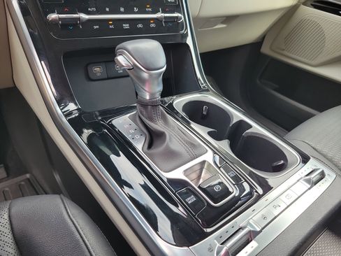 Used 2024 Kia Carnival SX Prestige FWD image 14