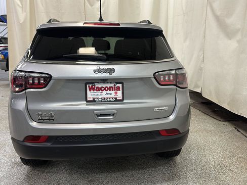 Used 2023 Jeep Compass Latitude w/ Convenience Group AWD/4WD image 4