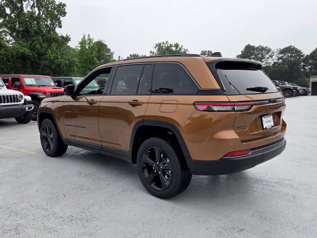 New 2026 Jeep Grand Cherokee Limited w/ Limited Altitude Package RWD image 6