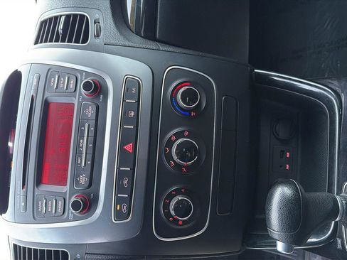 Used 2014 Kia Sorento LX image 20