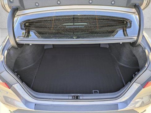 Used 2019 Toyota Camry SE image 6