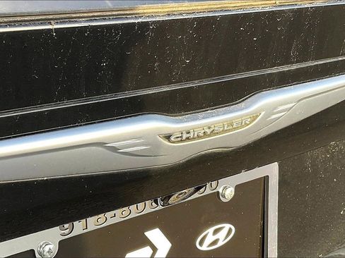 Used 2023 Chrysler Voyager LX image 11