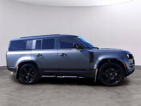 Used 2025 Land Rover Defender 130 V8 image 4