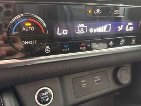 Certified 2023 Nissan Rogue SL w/ SL Premium Package FWD image 18