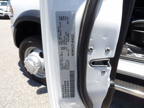 Used 2024 RAM 5500 Tradesman w/ Chrome Appearance Group AWD/4WD image 71