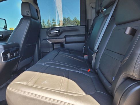 Used 2022 GMC Sierra 2500 Denali w/ Denali Ultimate Package AWD/4WD image 16