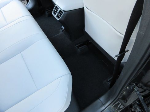 Used 2024 Lexus UX 250h FWD image 20