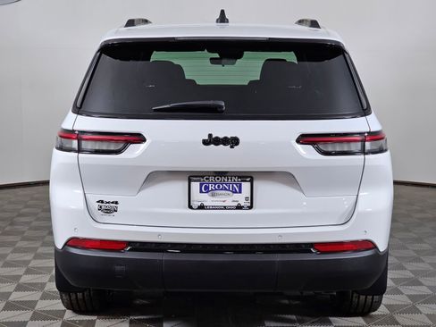 New 2025 Jeep Grand Cherokee L Laredo image 3