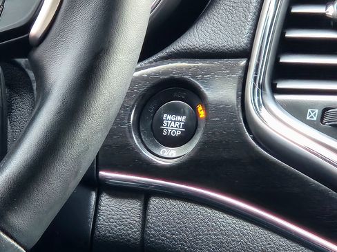 Used 2018 Jeep Grand Cherokee Limited AWD/4WD image 14
