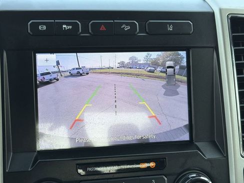 Used 2020 Ford F250 Lariat w/ Lariat Value Package image 5