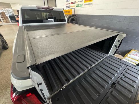 Certified 2021 GMC Sierra 2500 AT4 w/ AT4 Premium Plus Package image 9